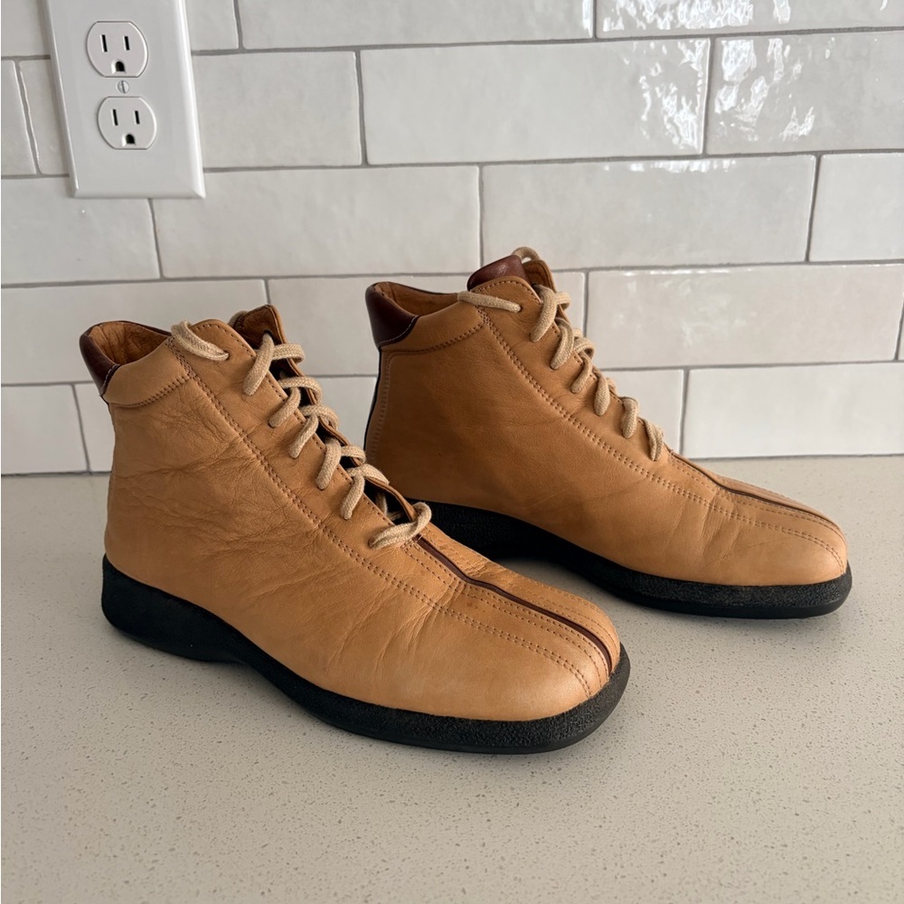 Vtg Hispanitas Women’s Leather Ankle Boots EUC— Size 7.5 (Made in Spain)